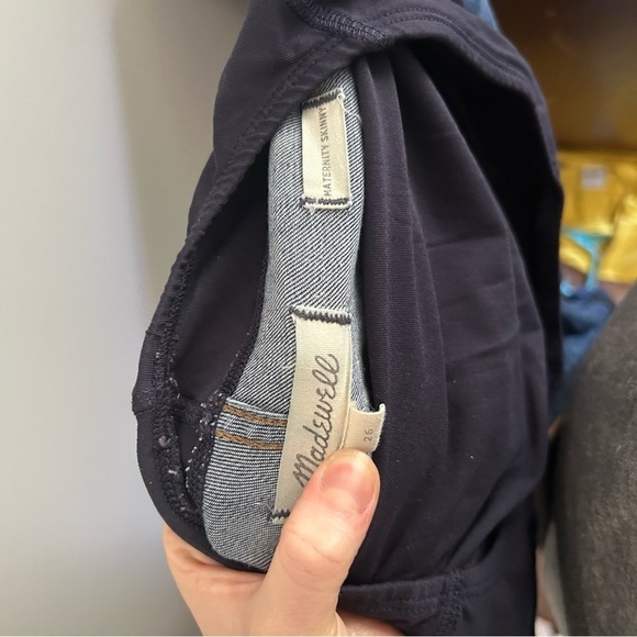 Madewell Maternity Skinny Jean with Bump Coverage - Picture 2 of 3
